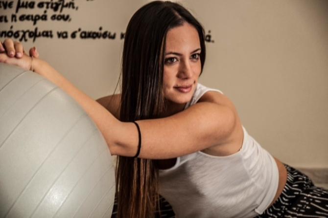 Μάντυ Περσάκη: Ασκήσεις με τη βοήθεια μιας μπάλας