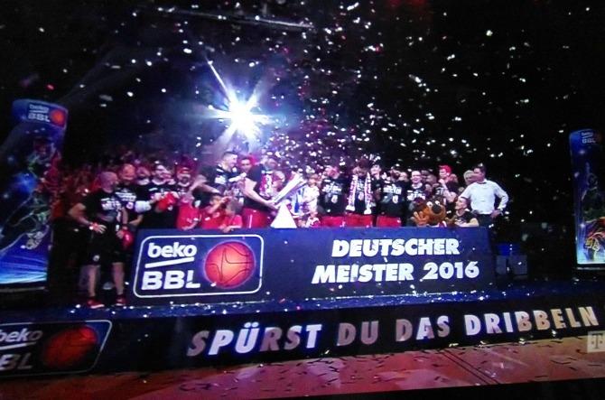 Γερμανία: Πρωταθλήτρια Γερμανίας η Μπάμπεργκ του Ζήση (pics)