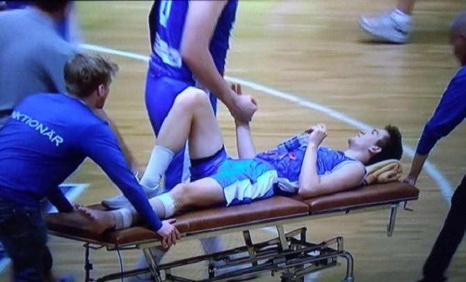 #Eurobasket2017: Τραυματισμός-σοκ για Μπούζα! (vid)