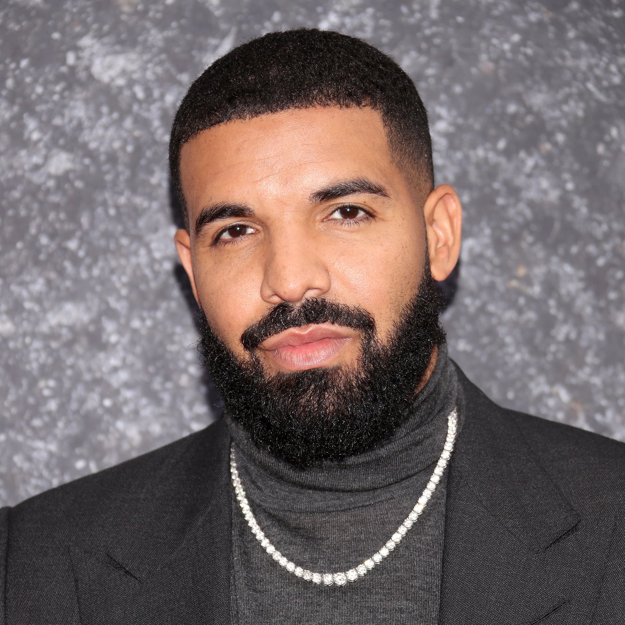 Το νέο τραγούδι του διάσημου ράπερ Drake μιλά για την Ελλάδα (vid)