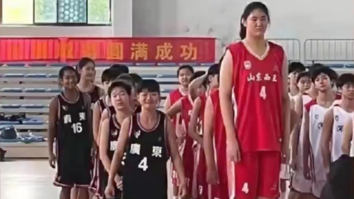 Η νέα… Yao Ming, 14χρονη Κινέζα με ύψος 2.27! (+vids)