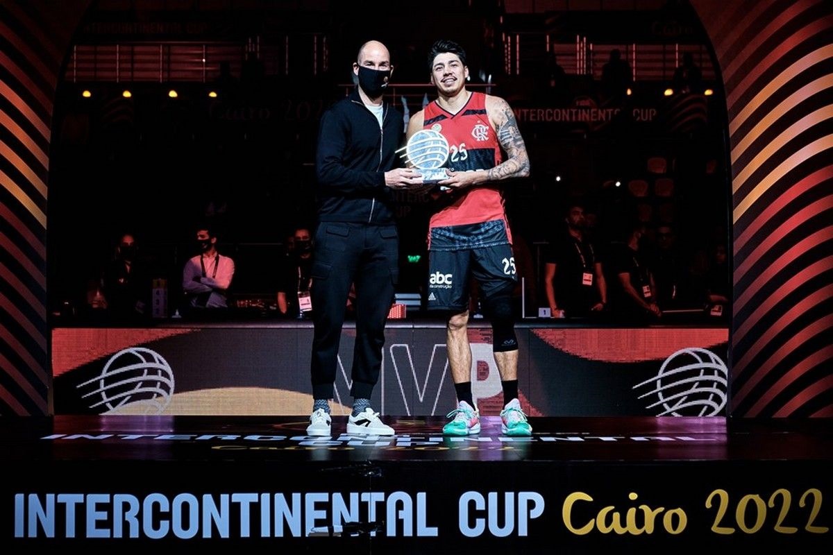 Σπανούλης: Βράβευσε τον MVP του Διηπειρωτικού Κυπέλλου