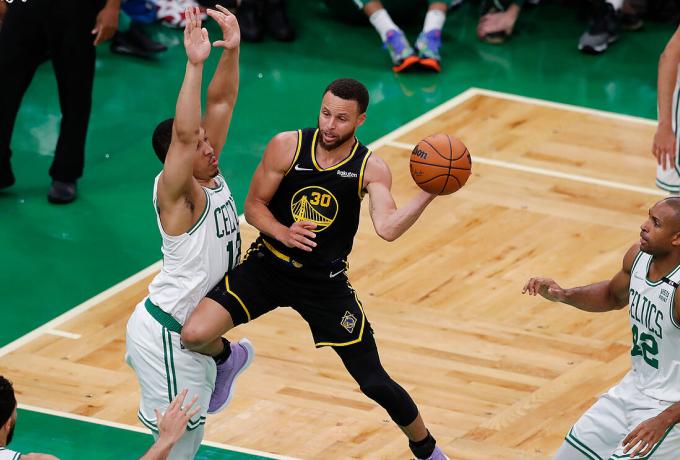 Το άγχος των Celtics και ο σούπερ Curry
