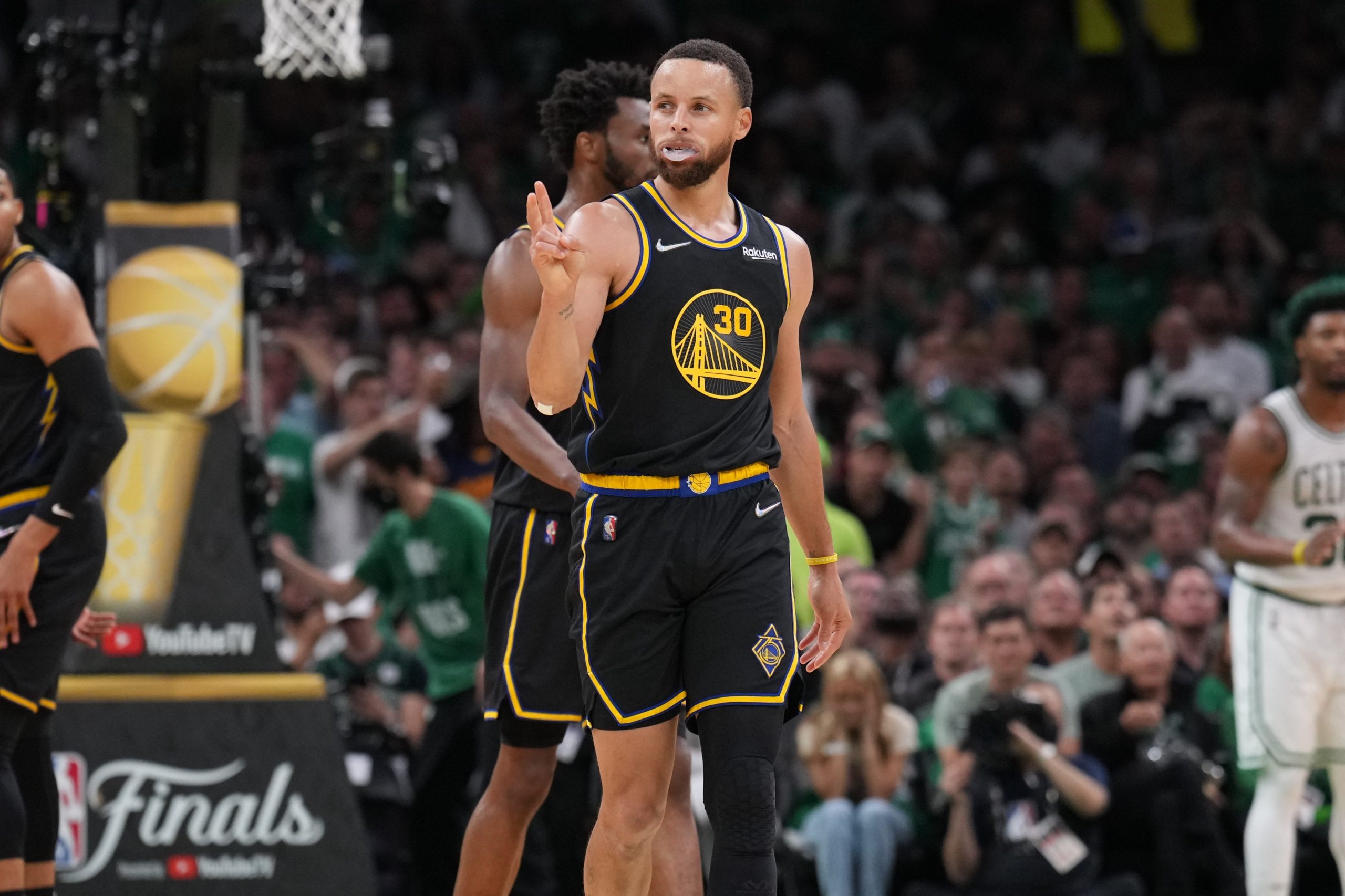 Celtics – Warriors: Ανησυχία για τον Curry στο Golden State (+vid)