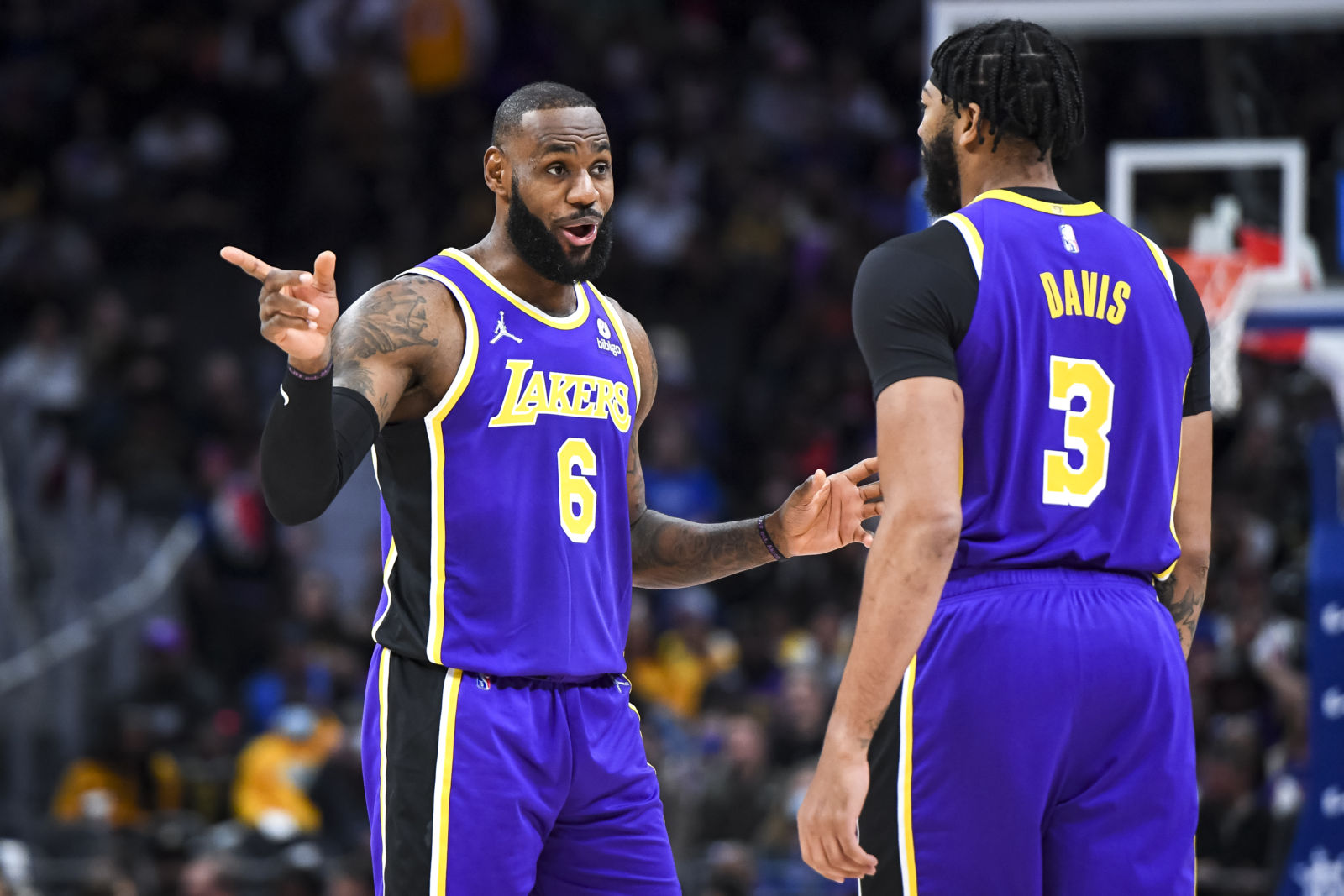 Τα ερωτηματικά στους Lakers