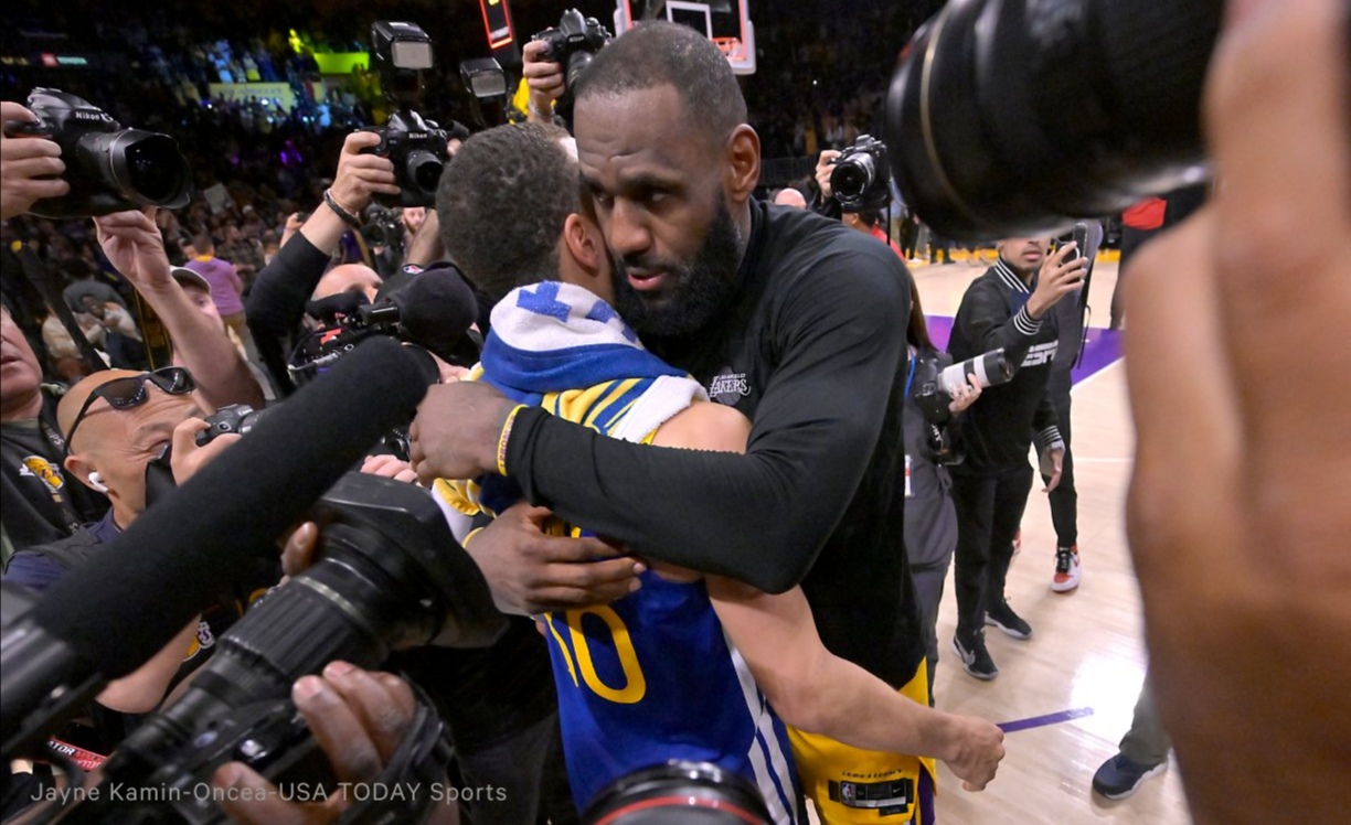 Lakers – Warriors: Αγκαλιές LeBron με Curry – Green μετά το Game 6 (+vids)