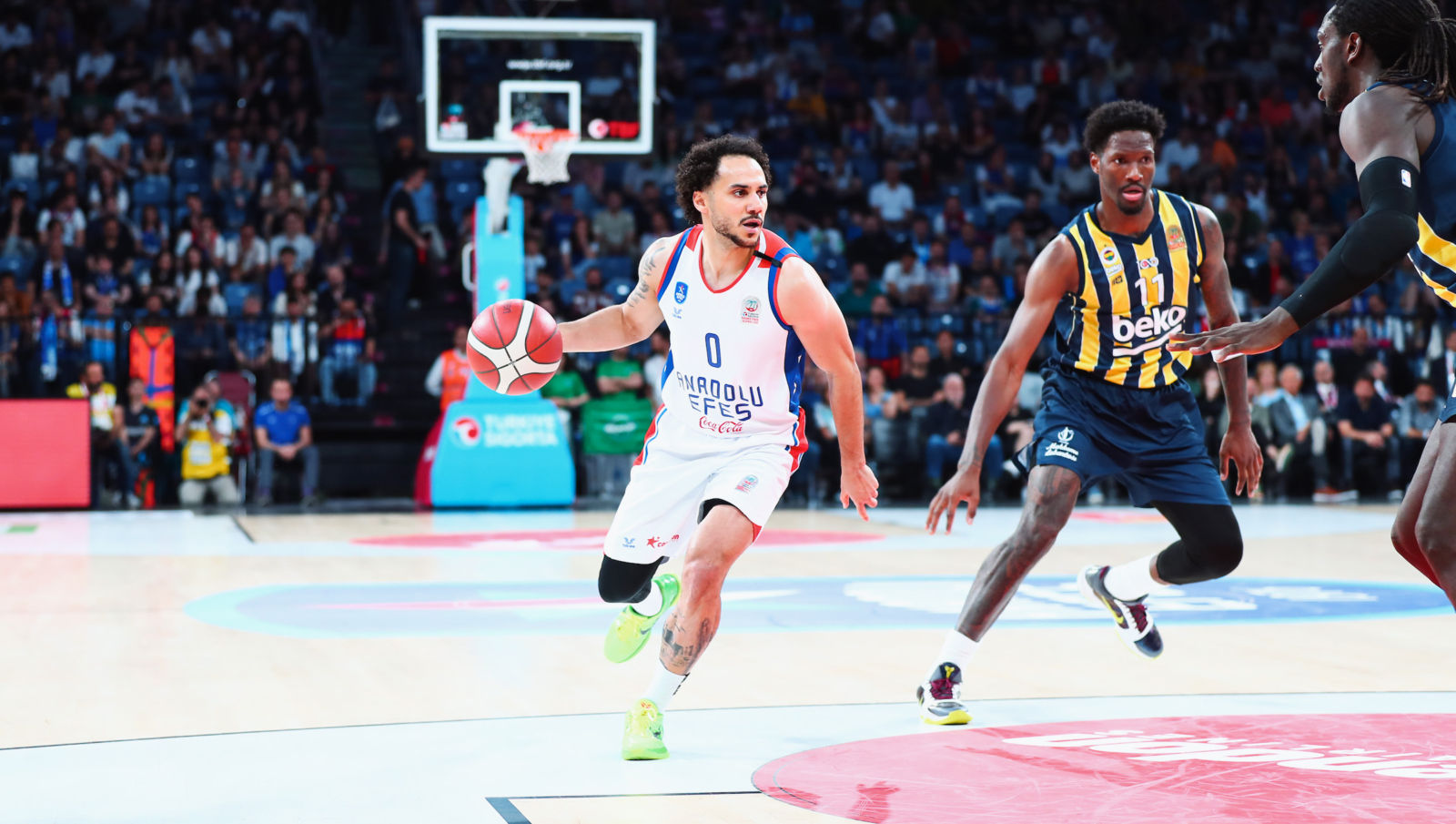 Τουρκία Playoffs: Ολική ανατροπή η Efes κόντρα στη Fenerbahce